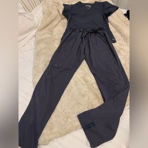Greys Anatomy scrub set size medium top/large tall bottoms